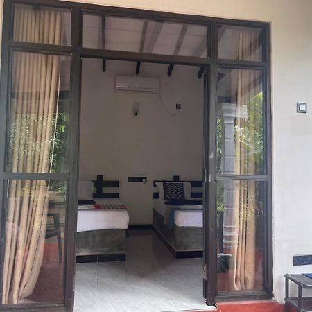 Yashi'S Place סיגירייה מראה חיצוני תמונה