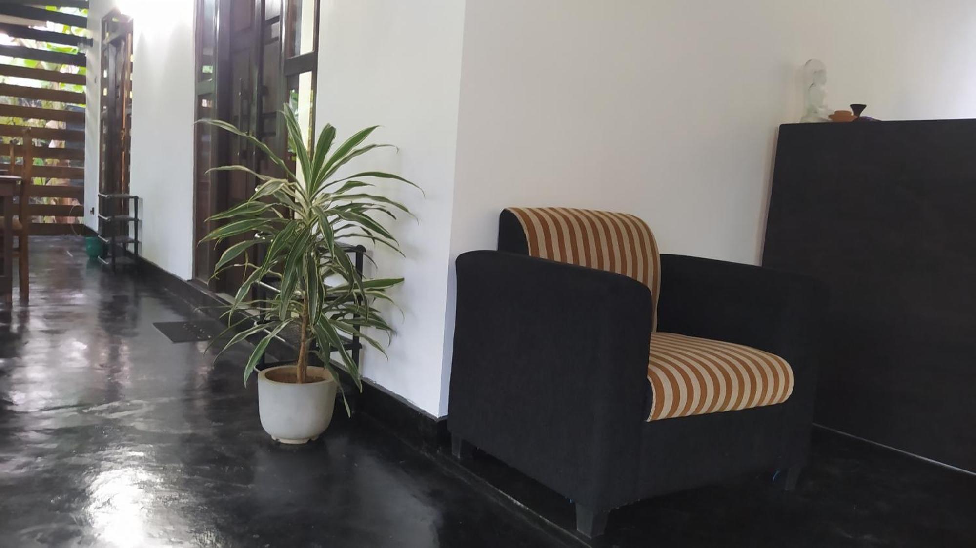 Yashi'S Place סיגירייה מראה חיצוני תמונה